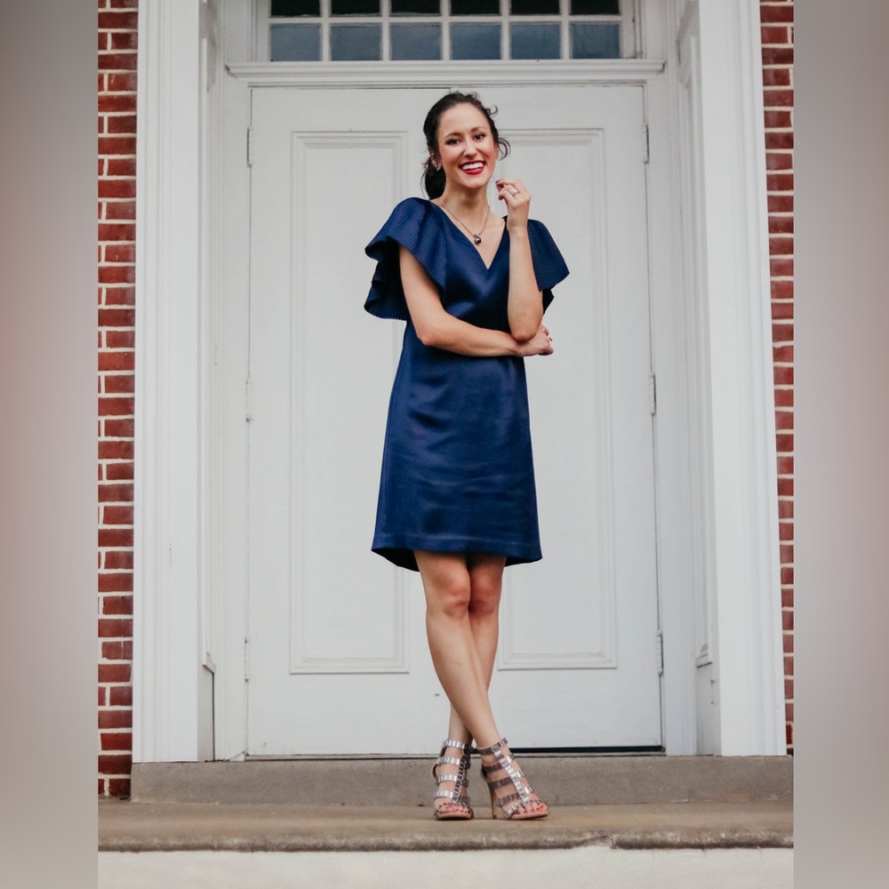 Eliza J Pleated Sleeve Shift Dress - Size 4 - Navy